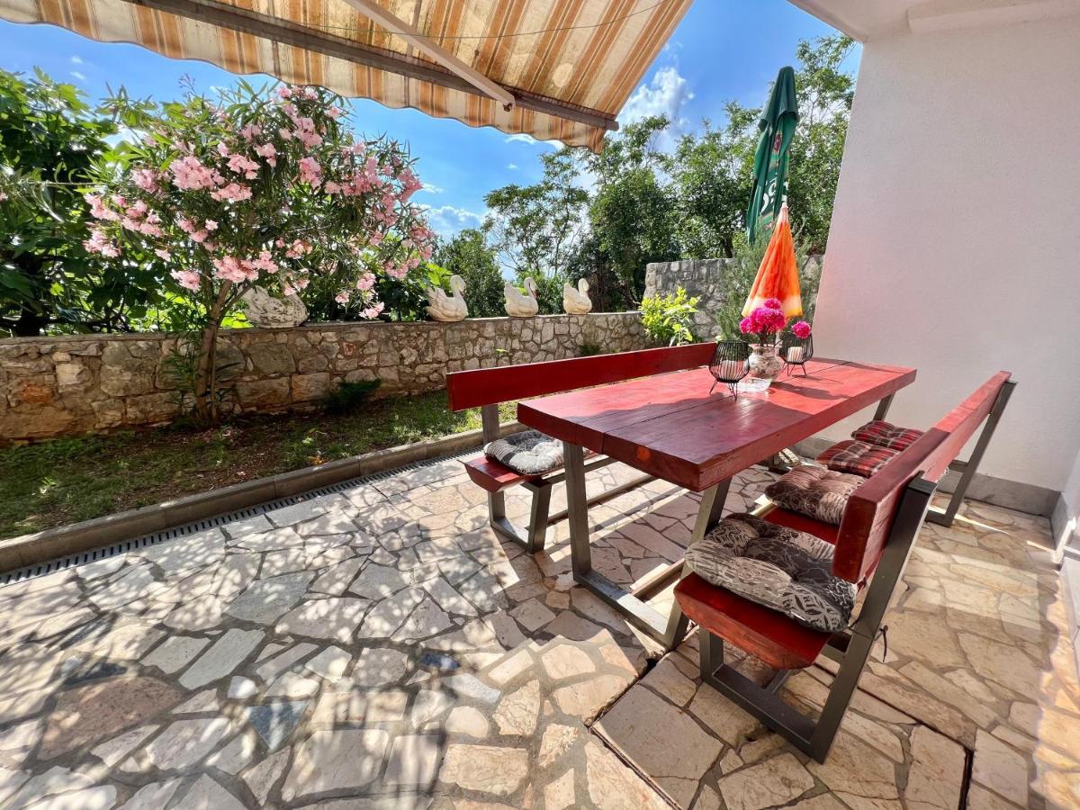 Apartmani Ana Dramalj Exterior foto
