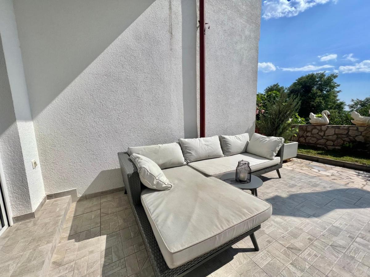 Apartmani Ana Dramalj Exterior foto